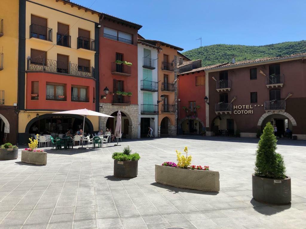 Apartamento Con Encanto El Pont de Suert Dış mekan fotoğraf